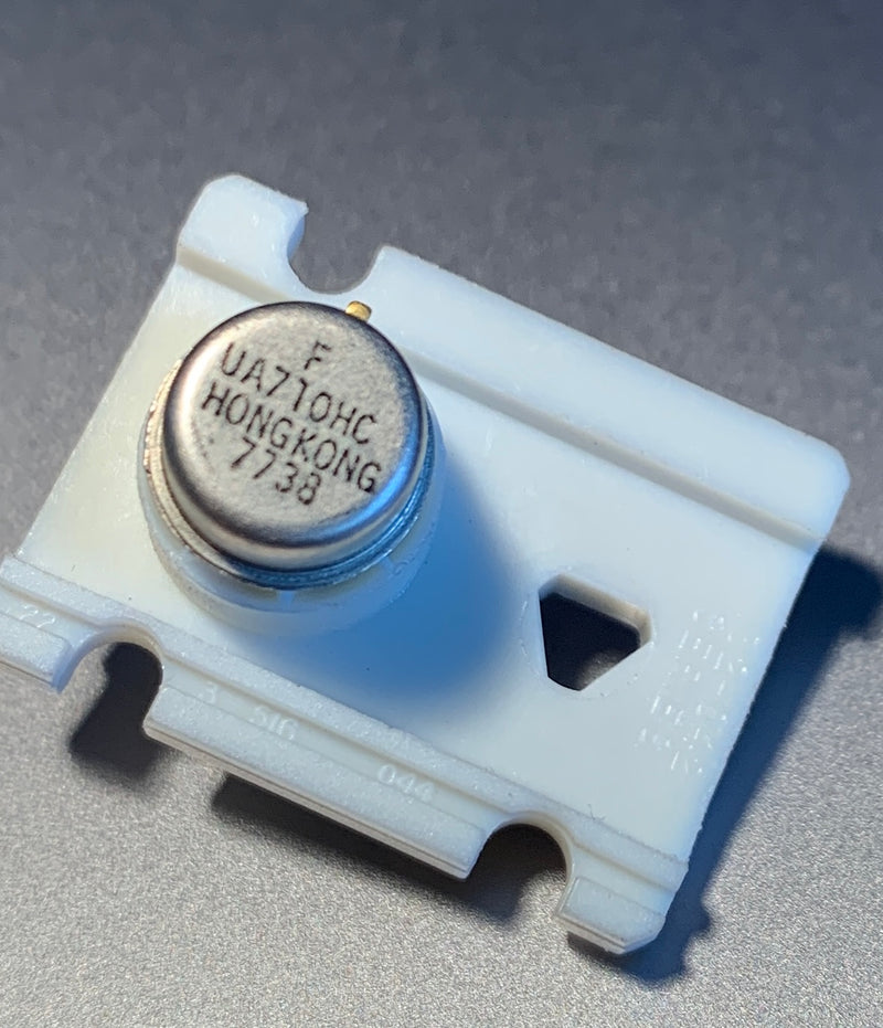 UA710HC Bipolar IC Voltage Comparator